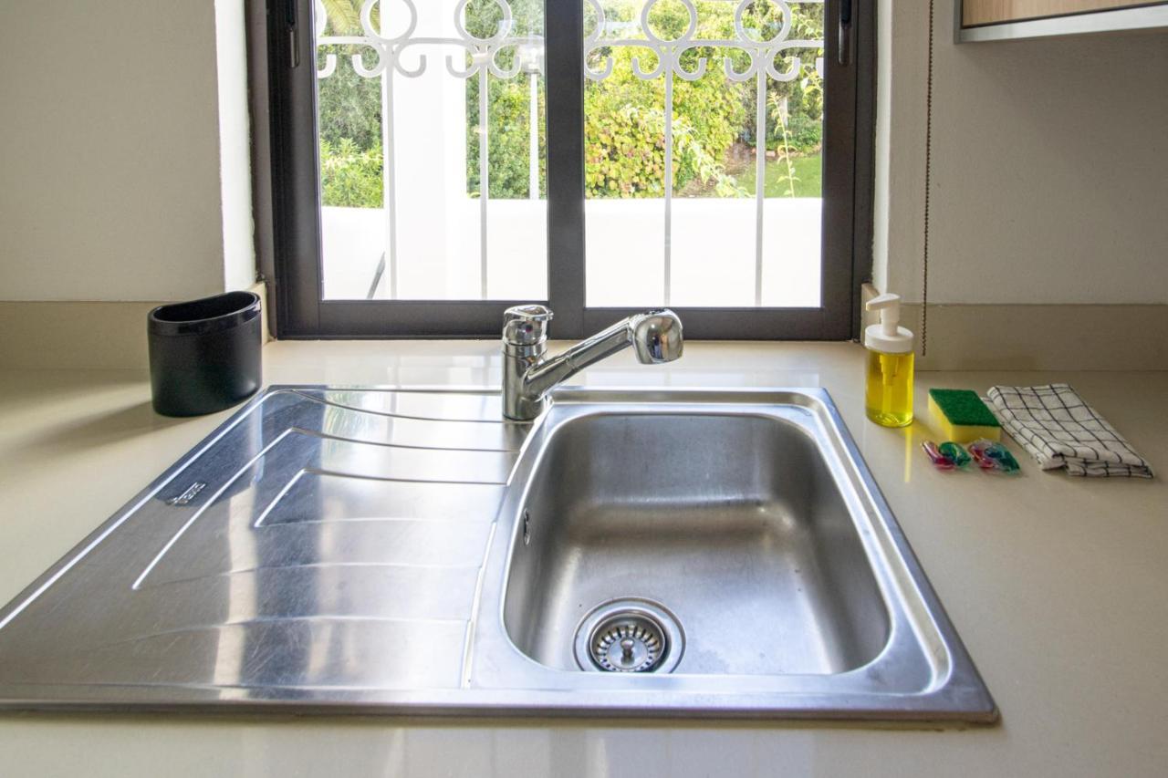 Seaside Retreat With Pool, Ac, And Fast Wi-Fi Apartamento Albufeira Exterior foto
