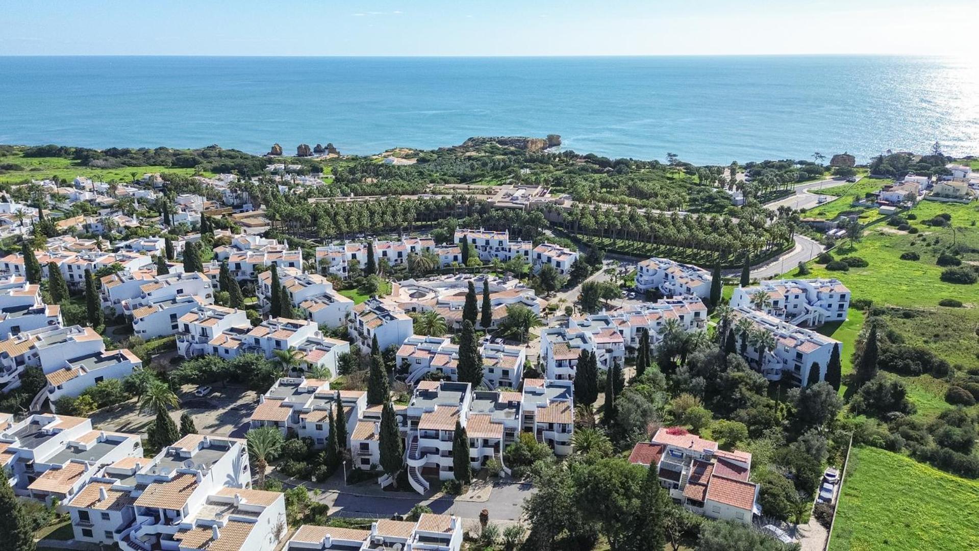Seaside Retreat With Pool, Ac, And Fast Wi-Fi Apartamento Albufeira Exterior foto